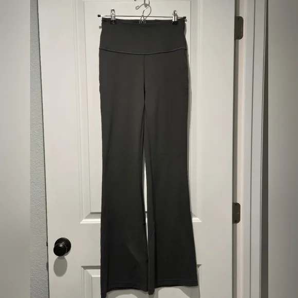 Lululemon Athletica Groove Nulu Super High-Rise Grey Flare Pant Size 6 - Picture 5 of 12